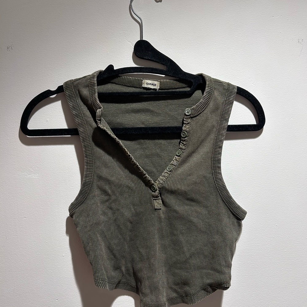 GARAGE S cropped tank top army green v neck button